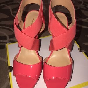 Liz Claiborne patent coral heels 7.5